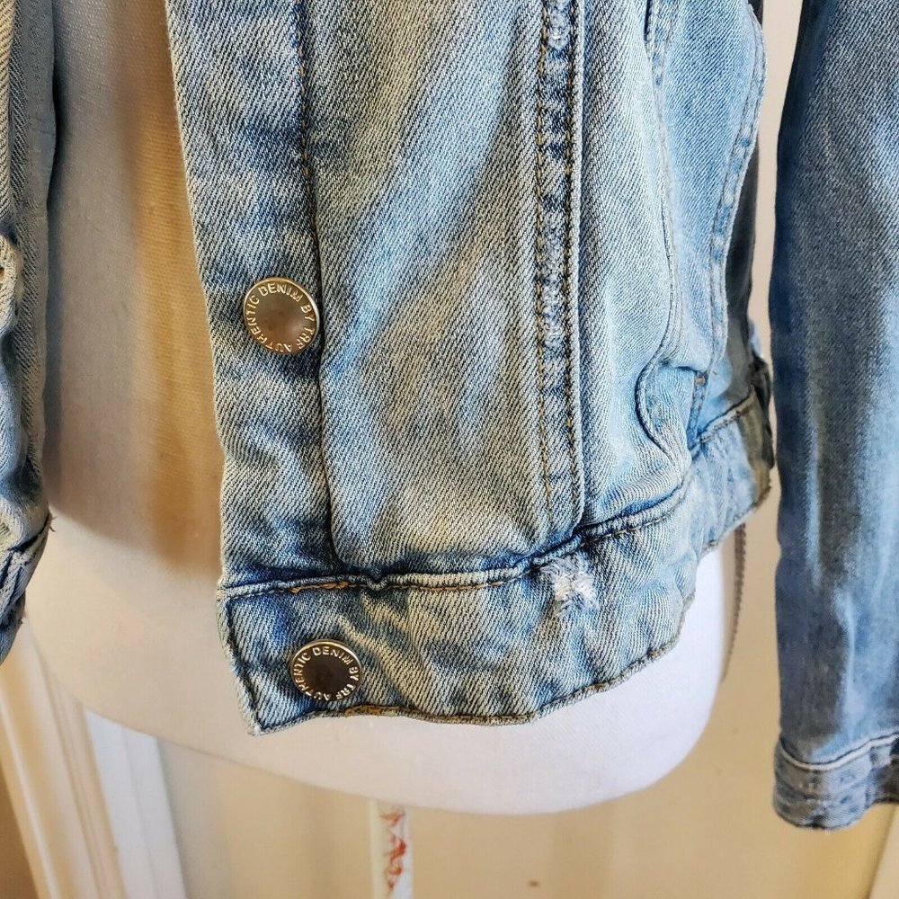 Zara TRF Womens Denim Jacket Blue Size Small Medium Jean Jacket - Picture 4 of 11